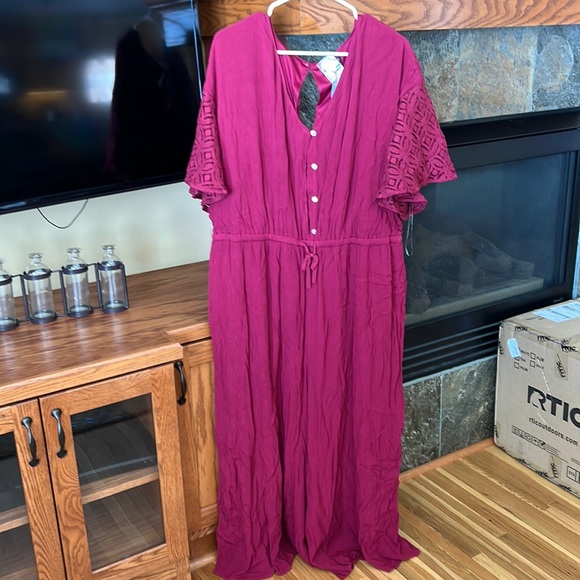 Women’s maroon jumpsuit - Picture 1 of 5
